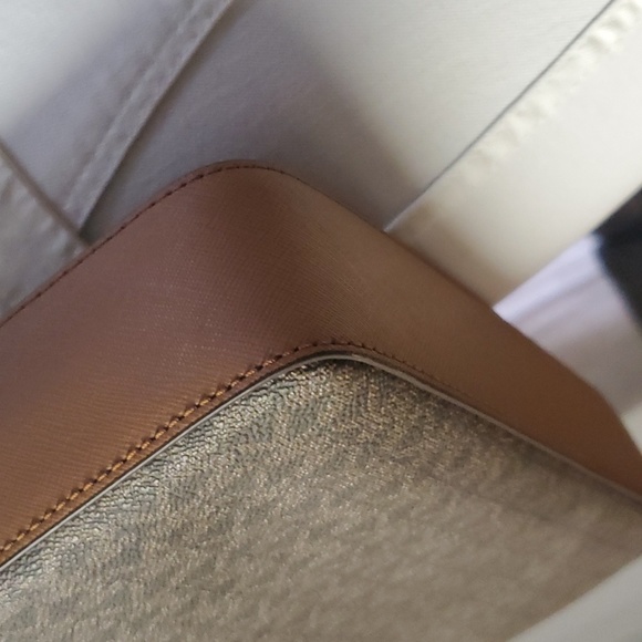 NWT Michael Kors Jet Set Crossbody Signature Coated Canvas (Firm Price) - Picture 8 of 15